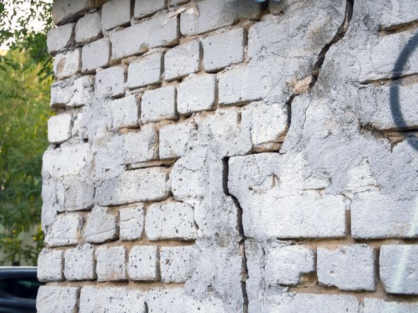 Cracked Brick Wall Repair in Redwood City