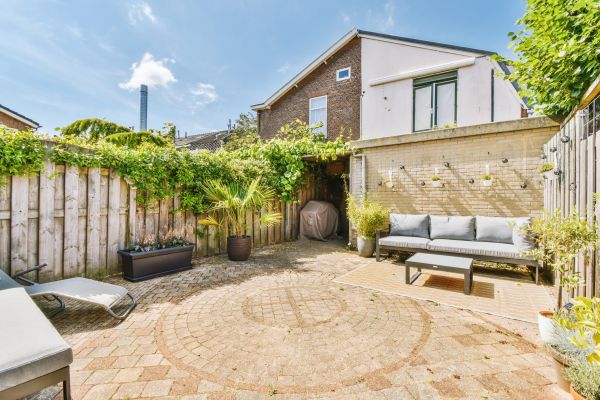 Courtyard Wall Repair in Redwood City